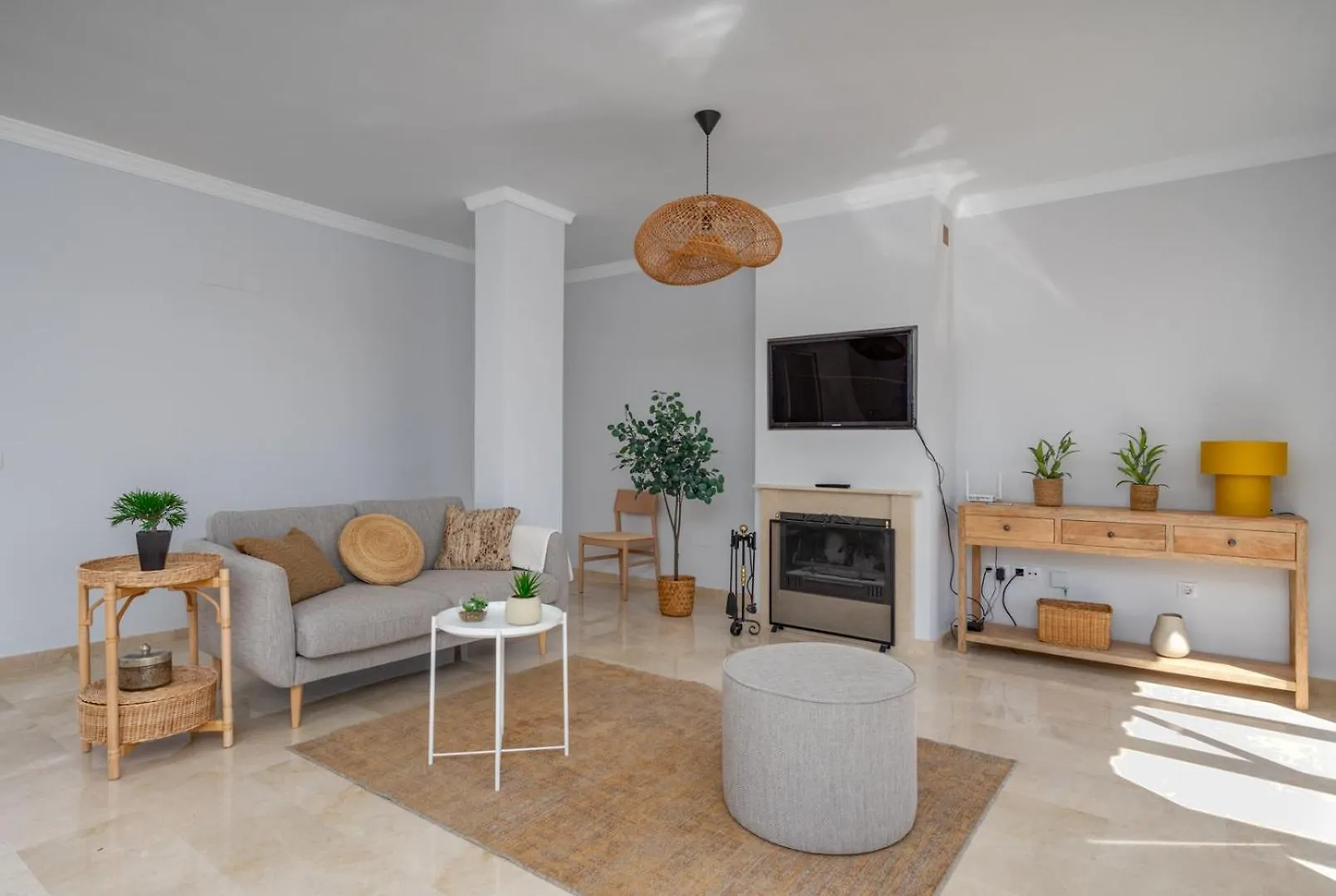 Apartment 3 Bedroom, Top Floor With Fantastic Terraces, Sea View And Pools MIJAS COSTA Spain